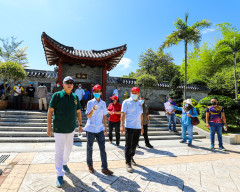 WALKABOUT YB MENTERI WILAYAH PERSEKUTUAN KE KIOSK USAHAWAN MUDA KOTA DAN ANJUNG FLORIA PUTRAJAYA