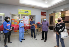 Program Serahan Sumbangan Juadah Berbuka Kepada Anggota Hospital & Pusat Pemberian Vaksin