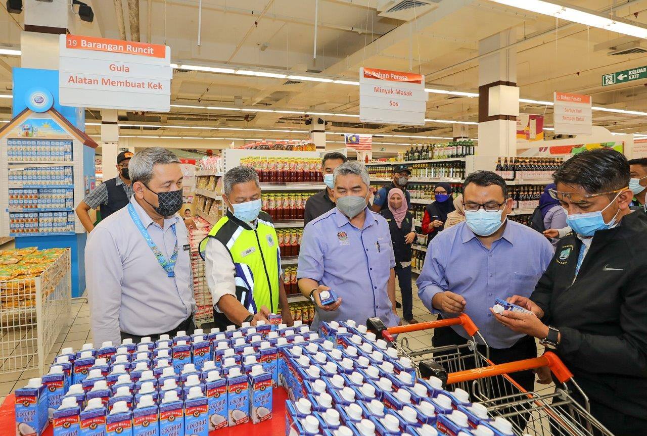 Sesi Turun Padang (TUPA) Pemantauan Harga Jualan Keperluan Asas di Pasar Kedai Runcit di Putrajaya