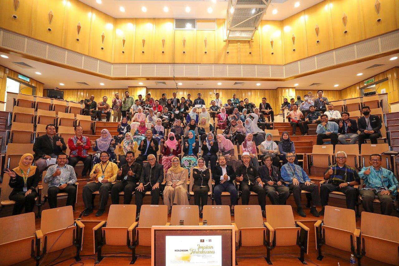 KOLOKIUM ANJURAN PUSAT KECEMERLANGAN PPJ (CoE PPj) BERSAMA PERSATUAN ALUMNI PPj DENGAN KERJASAMA PEGAWAI MUDA PPJ