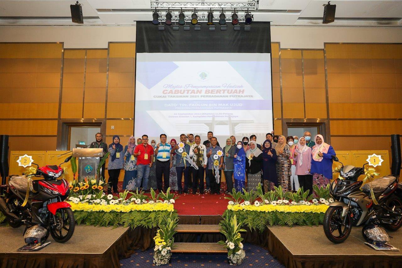 Majlis Penyerahan Hadiah Cabutan Bertuah Cukai Taksiran 2021