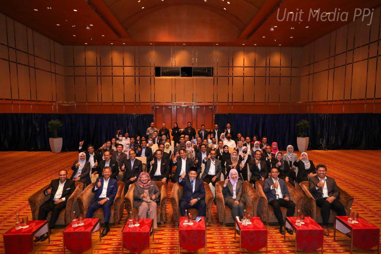 MAJLIS MENANDATANGANI MEMORANDUM PERSEFAHAMAN DI ANTARA PERBADANAN PUTRAJAYA DAN PETRONAS GLOBAL TECHNICAL SOLUTIONS SDN. BHD. BERKAITAN PENUBUHAN PUTRAJAYA SMART SUSTAINABLE CITY INNOVATION HUB