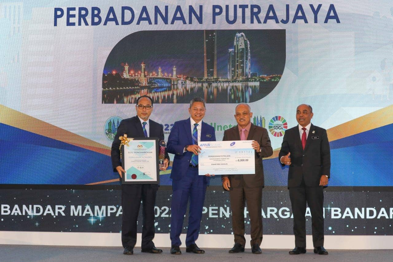 MAJLIS PENYAMPAIAN PENGHARGAAN KHAS BANDAR MAMPAN 2022 SEMPENA HARI PERANCANGAN BANDAR SEDUNIA (HPSB)