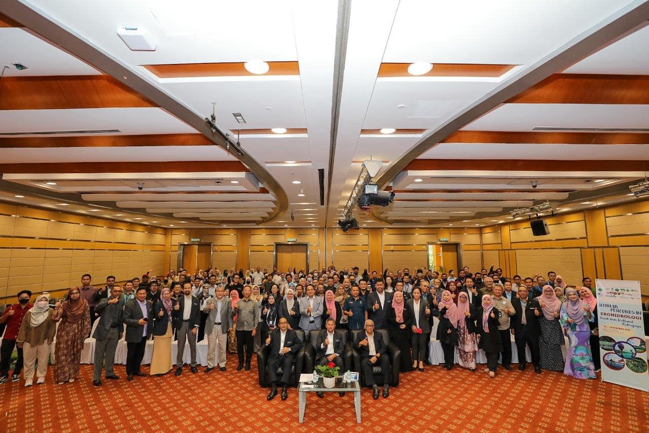 MAJLIS PERASMIAN DAN SIDANG UCAPTAMA SEMINAR PENGURUSAN EKOHIDROLOGI TASIK DAN WETLAND PUTRAJAYA