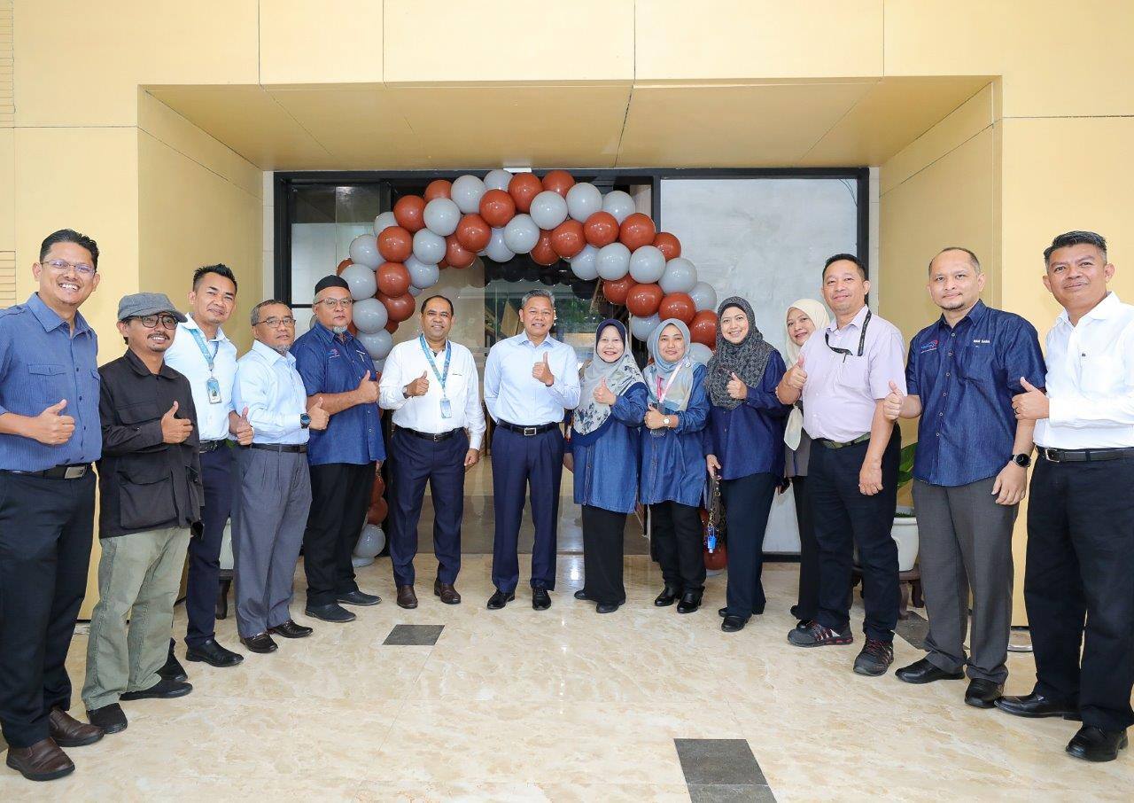 Majlis Perasmian Kafe Rampai Sari di bawah seliaan Koperasi Perbadanan Putrajaya Berhad telah disempurnakan oleh YBhg. Dato’ TPr. Fadlun bin Mak Ujud, Presiden Perbadanan Putrajaya