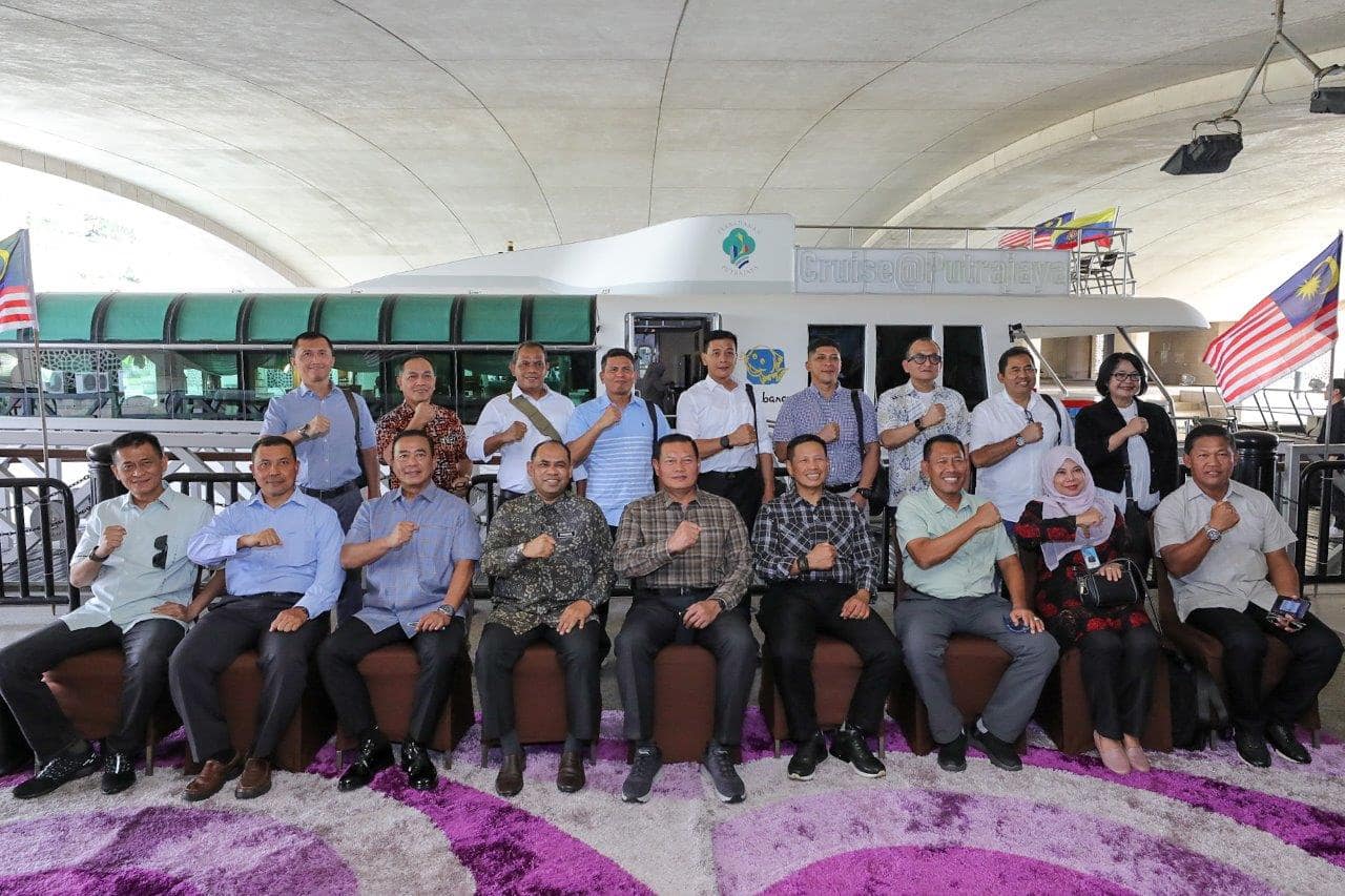 LAWATAN PANGLIMA TENTERA NASIONAL INDONESIA (TNI) DENGAN KERJASAMA MAJLIS KESELAMATAN NEGARA (MKN) KE PUTRAJAYA