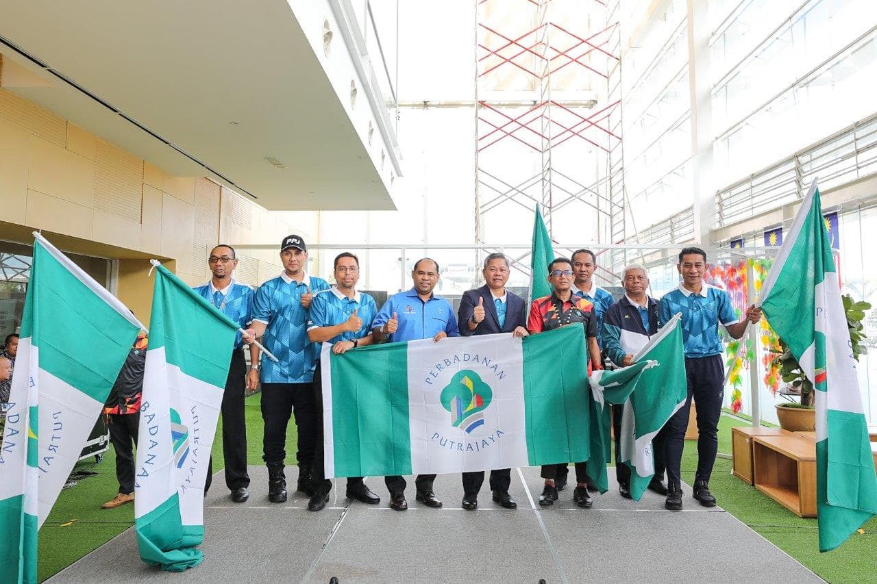 Majlis Penyerahan Bendera Kepada Kontinjen Perbadanan Putrajaya ke Karnival Sukan Persatuan Badan Berkanun Malaysia (SUKANUN) 2023